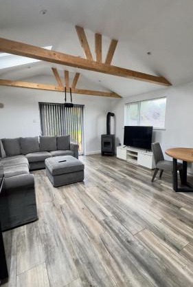 Cozy 2-Bedroom Cottage-Style Home