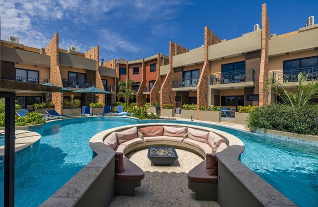 Cozy 2BR/2BA Townhouse Short Walk to the Beach at Porta Al Sole 9 by Bocobay