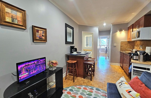 Cozy 2nd floor Apartment in awesome Toronto