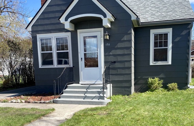 Cozy, charming 3BR, 2B home blks from downtown Missoula, U of M, lots of shops