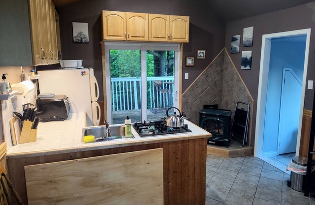 Cozy & Small Guest House Near Calabogie