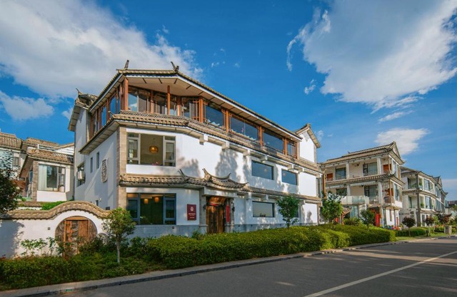 Dali Yanyuan Erhai Retreat