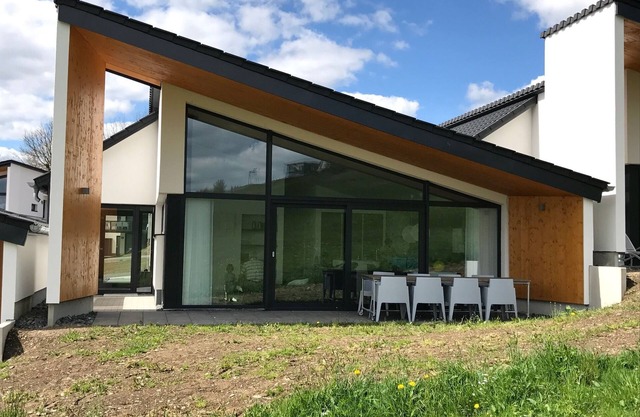 Design Villa Winterberg: Luxury vacation home directly on the slopes/meadow