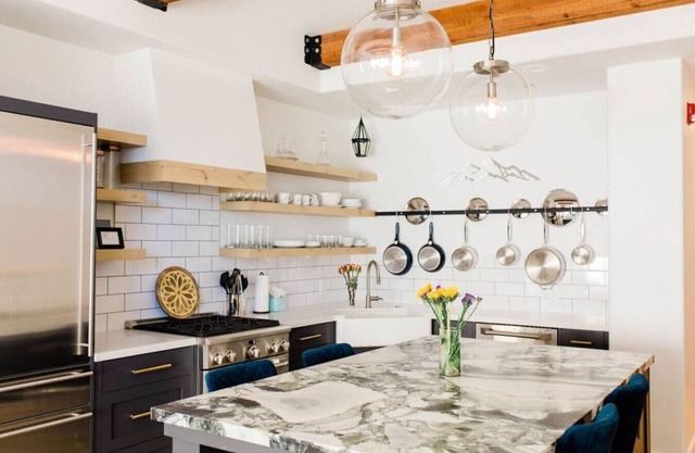 Designers Dream with Gorgeous Views. Walkable!