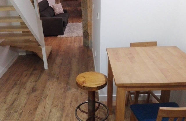 Duplex-Private Bathroom-Two beds 5 people