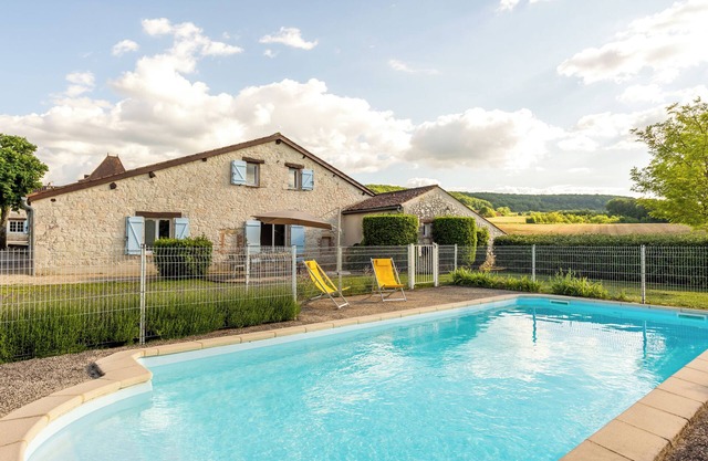 Establou gîte for 8 to 10 people with private pool