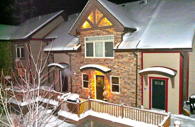 EVL "THE ASPEN OF THE EAST" ~ Spectacular Slope Views In Luxurious Condo Living