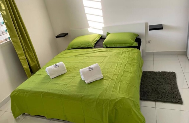 F2 HOUSE WITH GARDEN