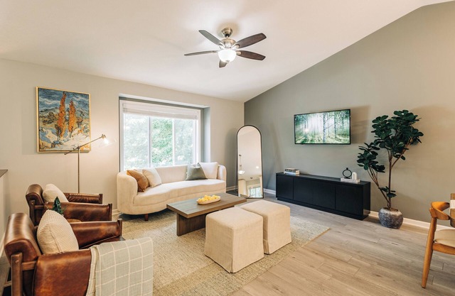 Fall Twin Cities Suburban Retreat: 4BR with Game Room & Big Yard Near NSC & TPC