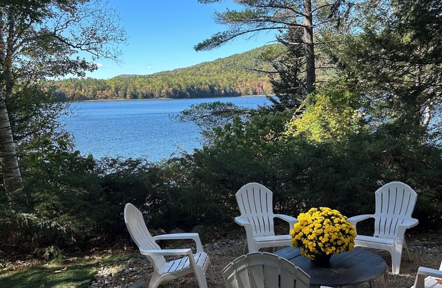 Four-Season Lakefront 4BR | The Lookout at Loon Lake | Sleeps 10 | Pet-Friendly