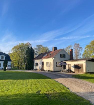 Gårdsflygel med egen trädgård