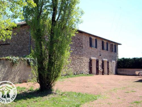 Gîte spacieux avec piscine et animaux admis à St Haon le Vieux - FR-1-496-156