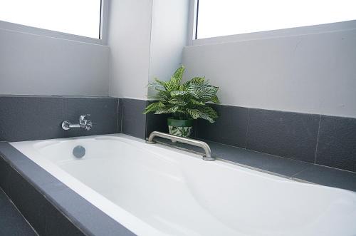 G5 HOTEL AND SERVICED APARTMENT