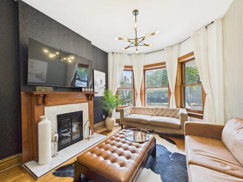 Game Day Stay Steps To Wrigley Garage