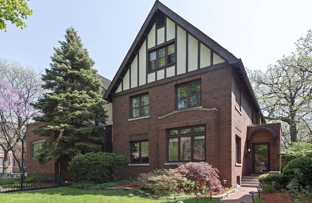 Gorgeous historic mansion on UChicago campus. Renovation with original detail.