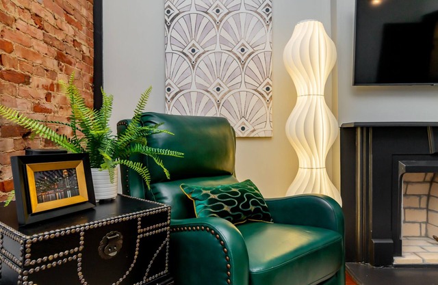 ~Gorgeous & Spacious Villa ~ Prime Old Louisville~