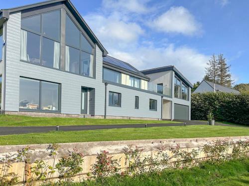 Grey Rocks Apartment