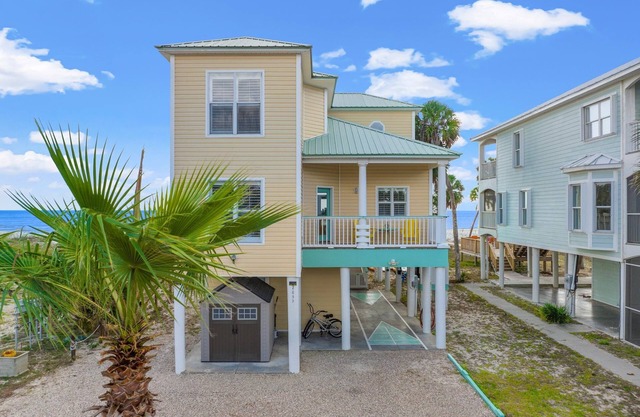 Gulf Front Villa nsome weeks that are still available discounted up to 50%!