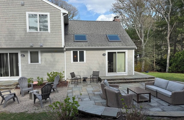 HarwichPort 4 bdr 3 bath - Walk to Red River Beach - next to Wychmere