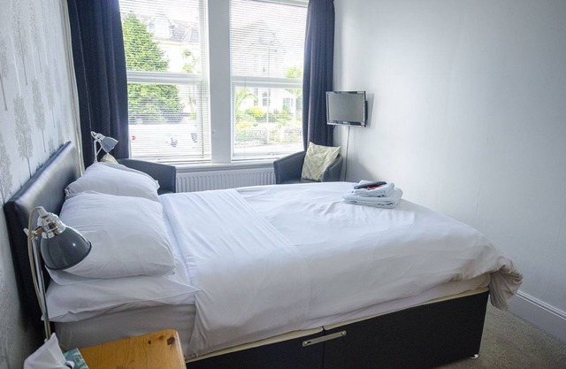 Headlands - Room Only Accommodation