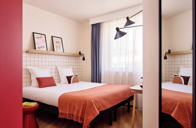 Hife Paris Issy
