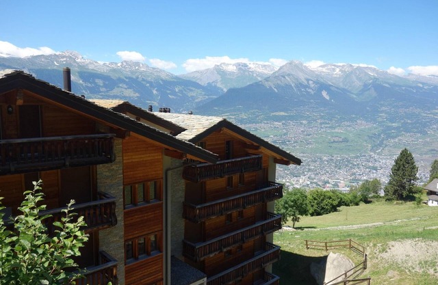 Hilltop apartment with views