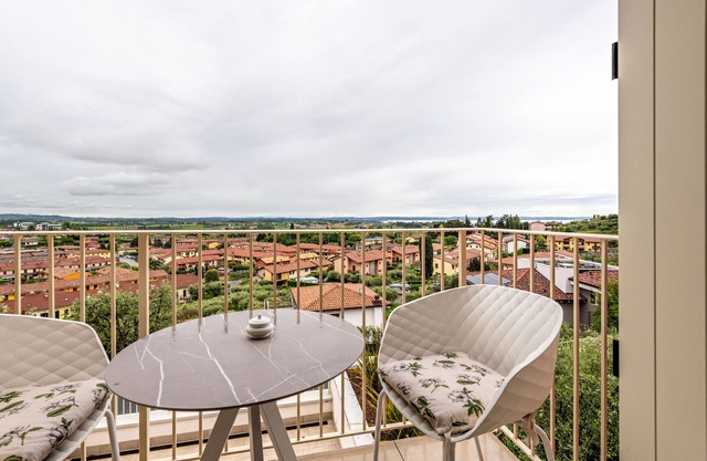 Holiday Apartment "Cavalino Boutique Apt 1" with Lake View, Balcony & Wi-Fi