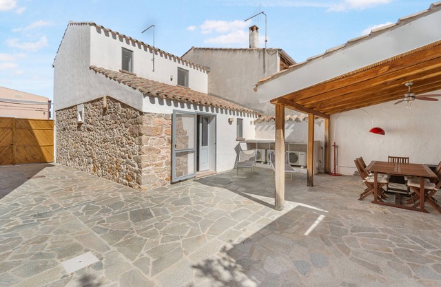 Holiday Home 'La Casetta' with Private Terrace, Wi-Fi and Air Conditioning