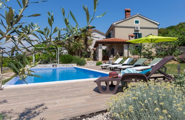 Holiday house Viskovici for 1 - 6 persons with 3 bedrooms - Holiday house