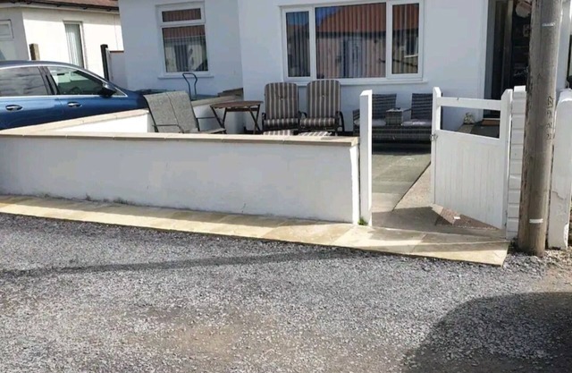 Home away from home perfect for couples or small families.Dog friendly