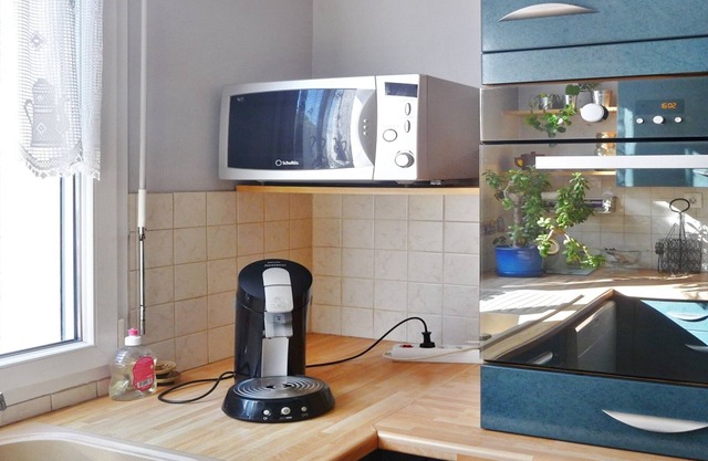 Homerez - Welcoming House in Lanester - Comfort and Space for 6