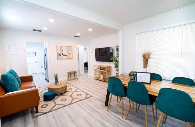 Homey Cozy Newly Renovated Stylish&chic