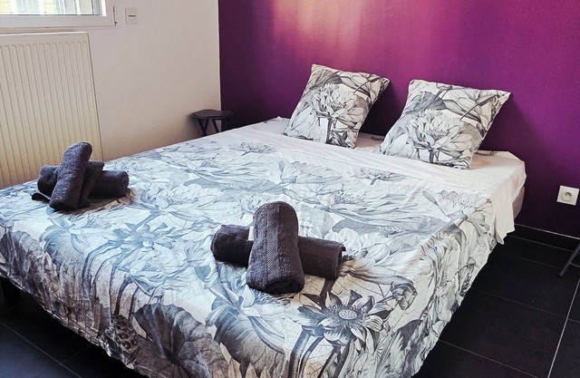 Hotel contro Marsiglia