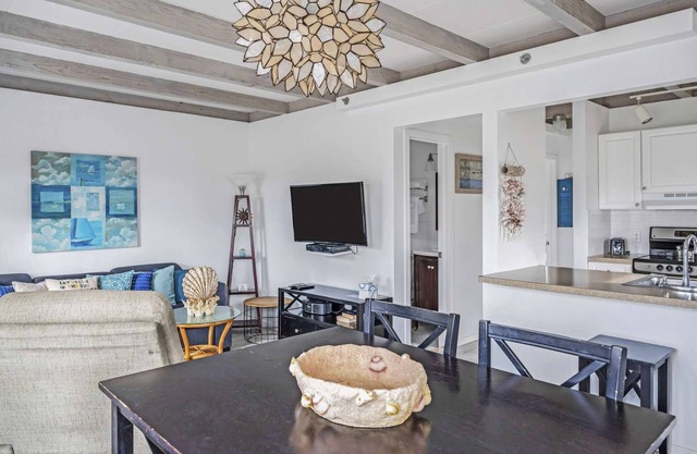 House in the Great Western 2BR w/PKG | Tennis+WiFi