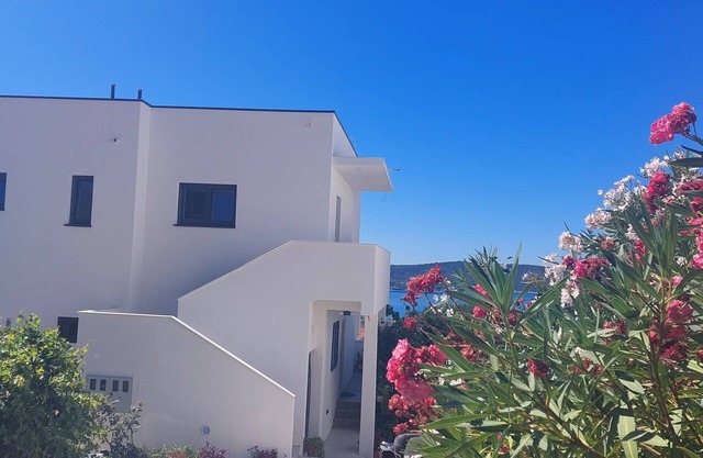 House with a unique view of the sea and the islands in a quite position