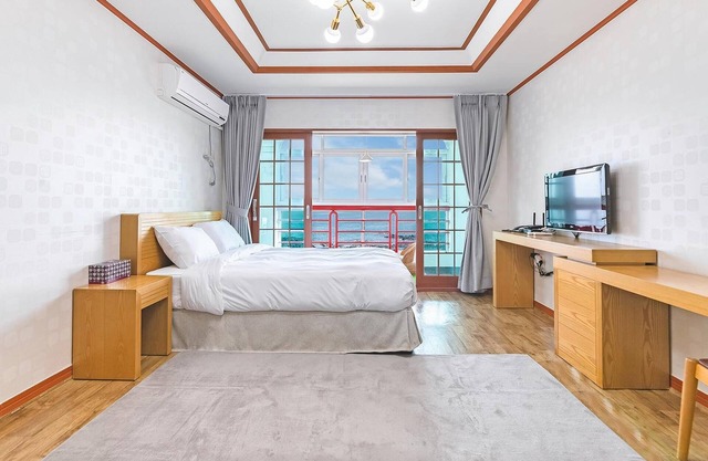 Jeju Badaaehyanggi Pension