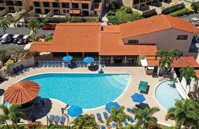 Kid-Friendly 1BR Condo at Park Royal Club Cala