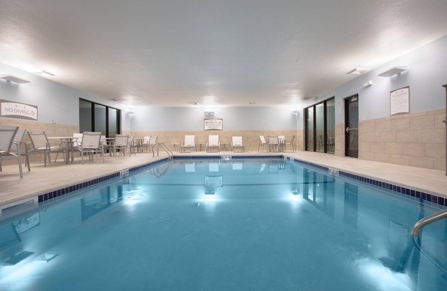 King Suite at Staybridge! | FREE Daily Breakfast Included