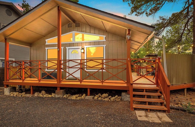 Kiowa Cabin Hideaway Vacation Rental | 6-Guest Mountain Hideaway, Flagstaff | Mins to Dwtn Trails