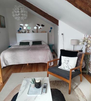 La Suite 27 bis, maison indépendante avec terrasse, proche gare et centre