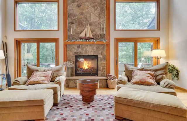 Lake Front Fall Retreat! Game Room + Indoor and Outdoor Fireplaces!