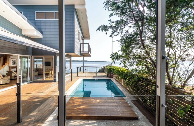 Lakeside Retreat for Families & Groups – Spacious 5-Bedroom Home with Pool