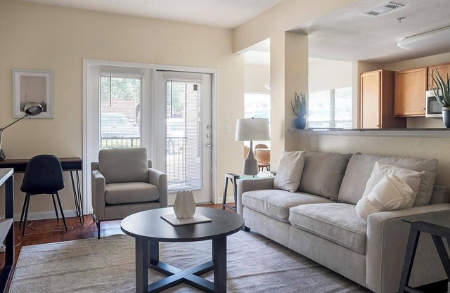 Landing | Chic 1BD, Clubhouse, Courtyard