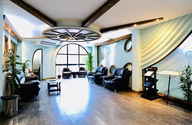 Landmark Hotel & Restaurant