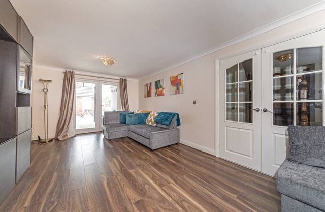 Large 5BR Home in Bedford Ideal for big Groups