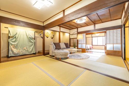 Lax奈良 奈良観光に便利な和モダン古民家 最大12名 グループや家族旅行に最適