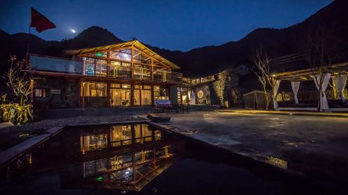 Lishui Manshanju Forest Retreat