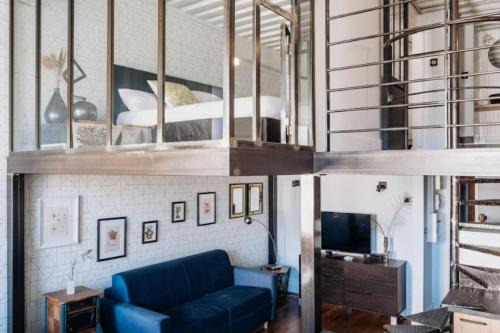 Loft design and spacious Croix-Rousse district Lyon