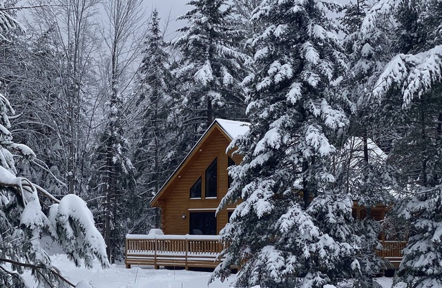 Log Cabin minutes from Bretton Woods!