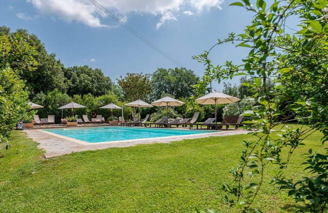 Lovely apartment in villa for 2 guests with pool, WIFI, A/C, TV, patio and pets allowed